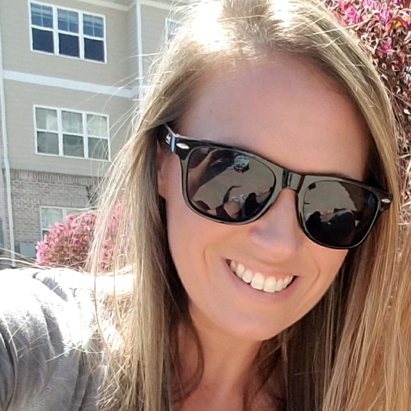 Meet your Posher, Jenaca - Picture 1 of 1